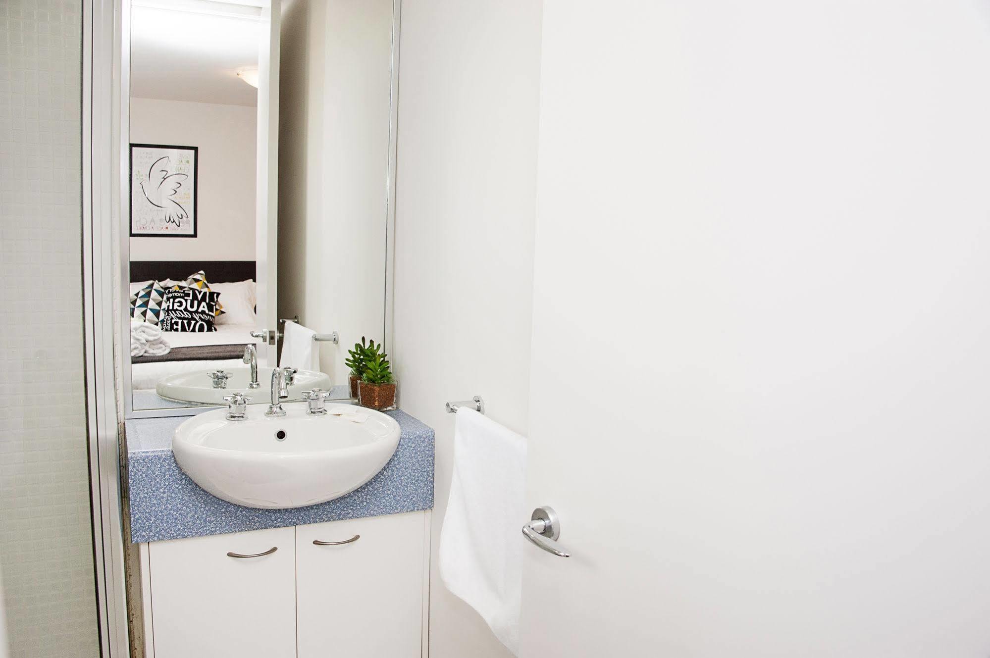 Position Perfect Carlton Apartment Melbourne Exterior foto